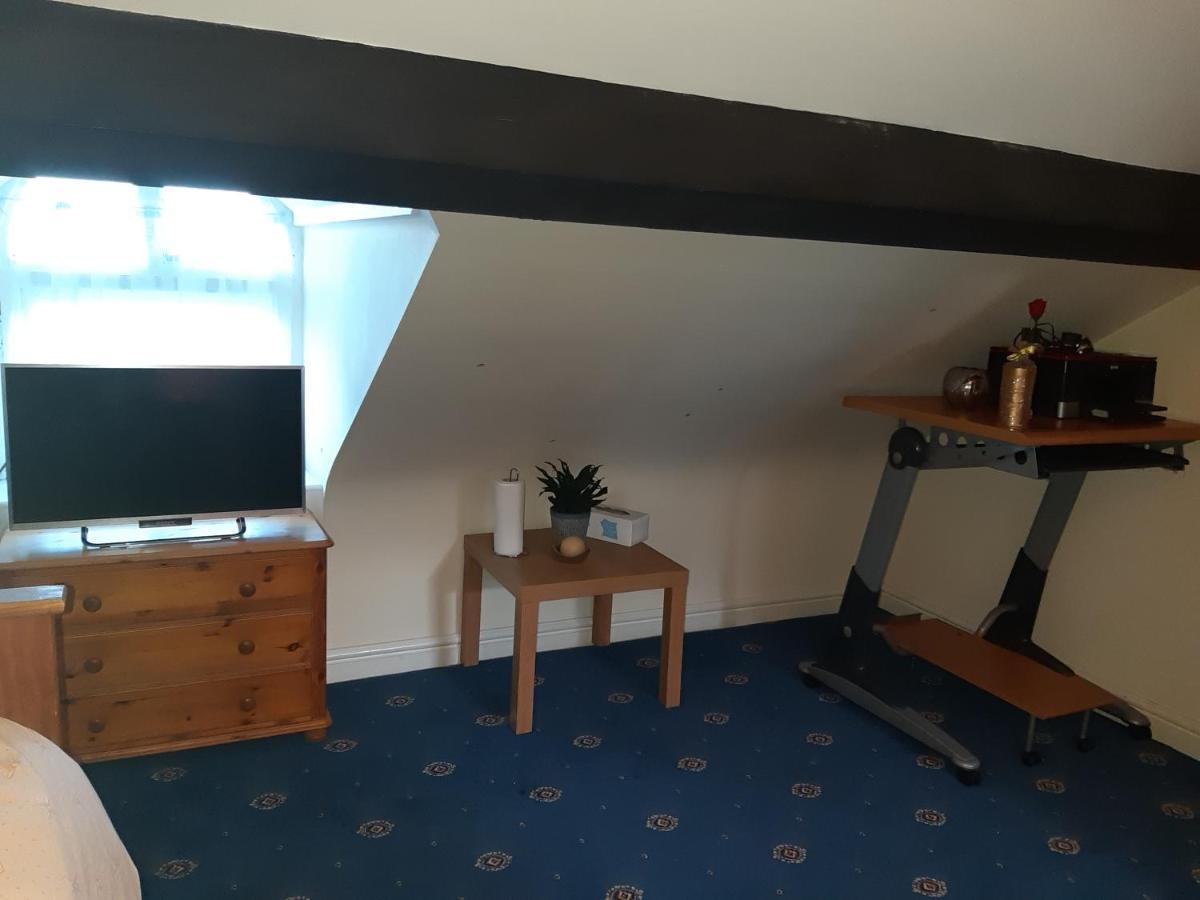 Phoenix Nights Guest House 배로우인퍼니스 외부 사진