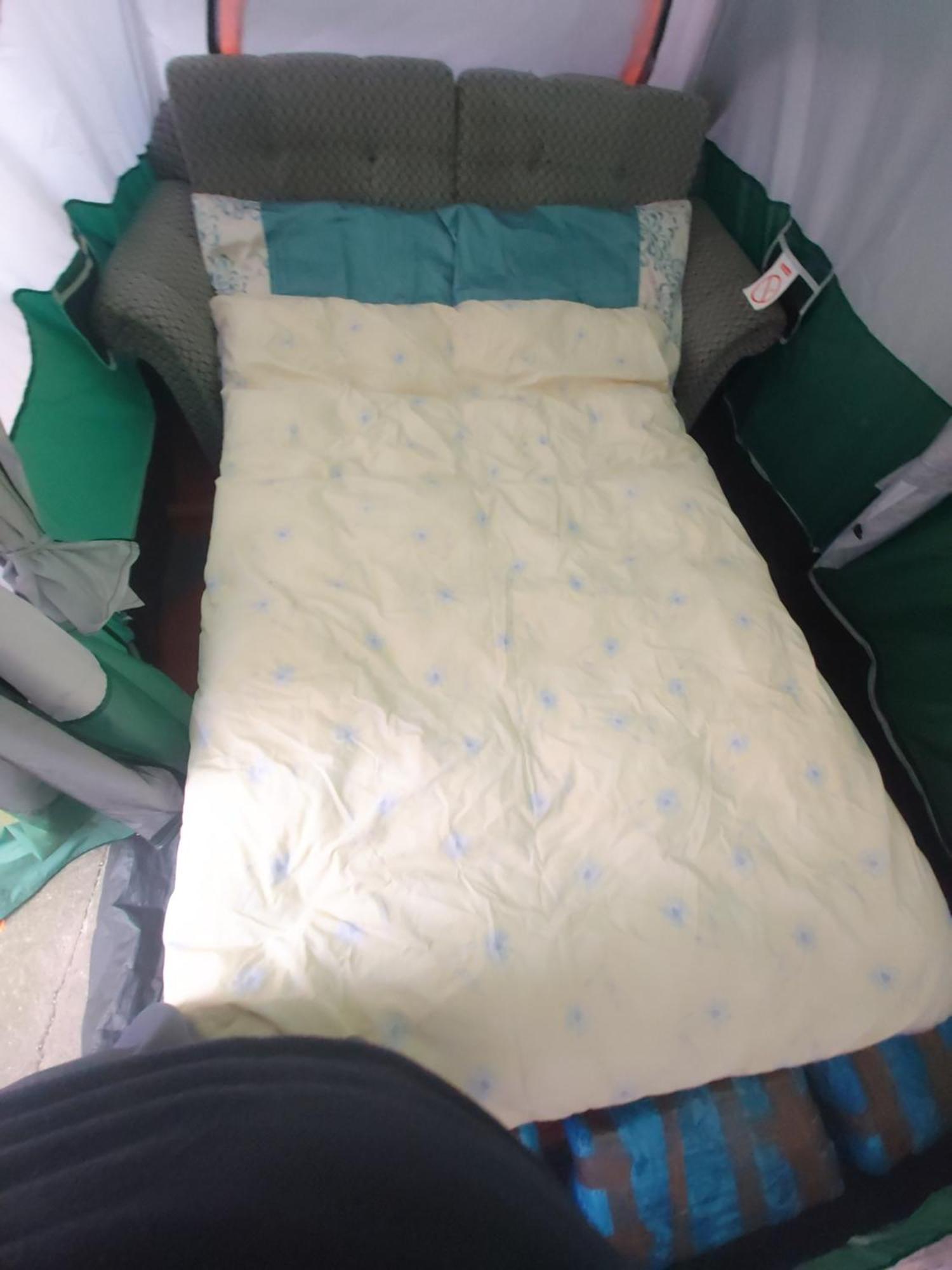 Phoenix Nights Guest House 배로우인퍼니스 외부 사진