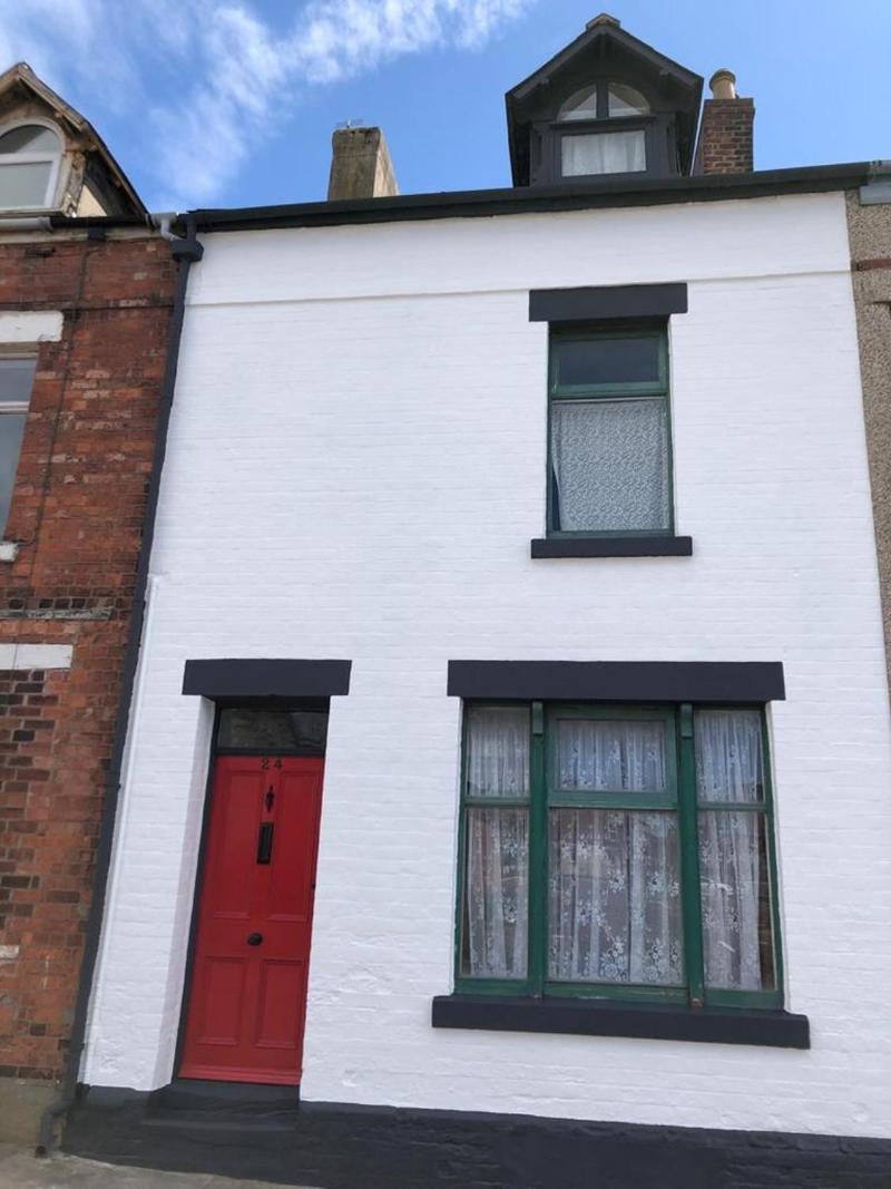 Phoenix Nights Guest House 배로우인퍼니스 외부 사진